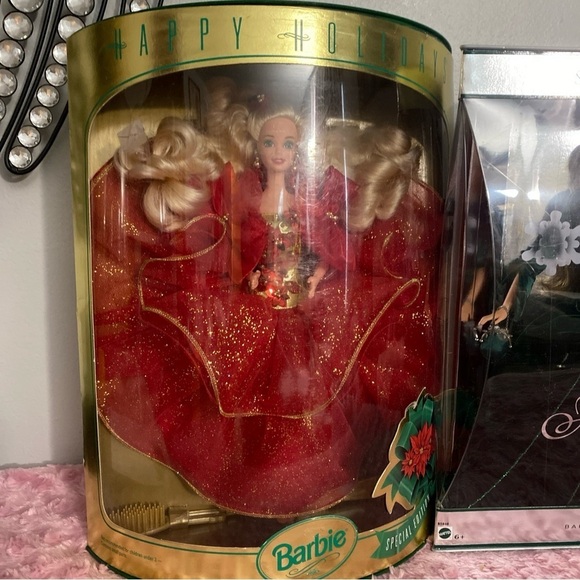 Two Holiday Barbies Special Collector's Edition - Picture 4 of 10